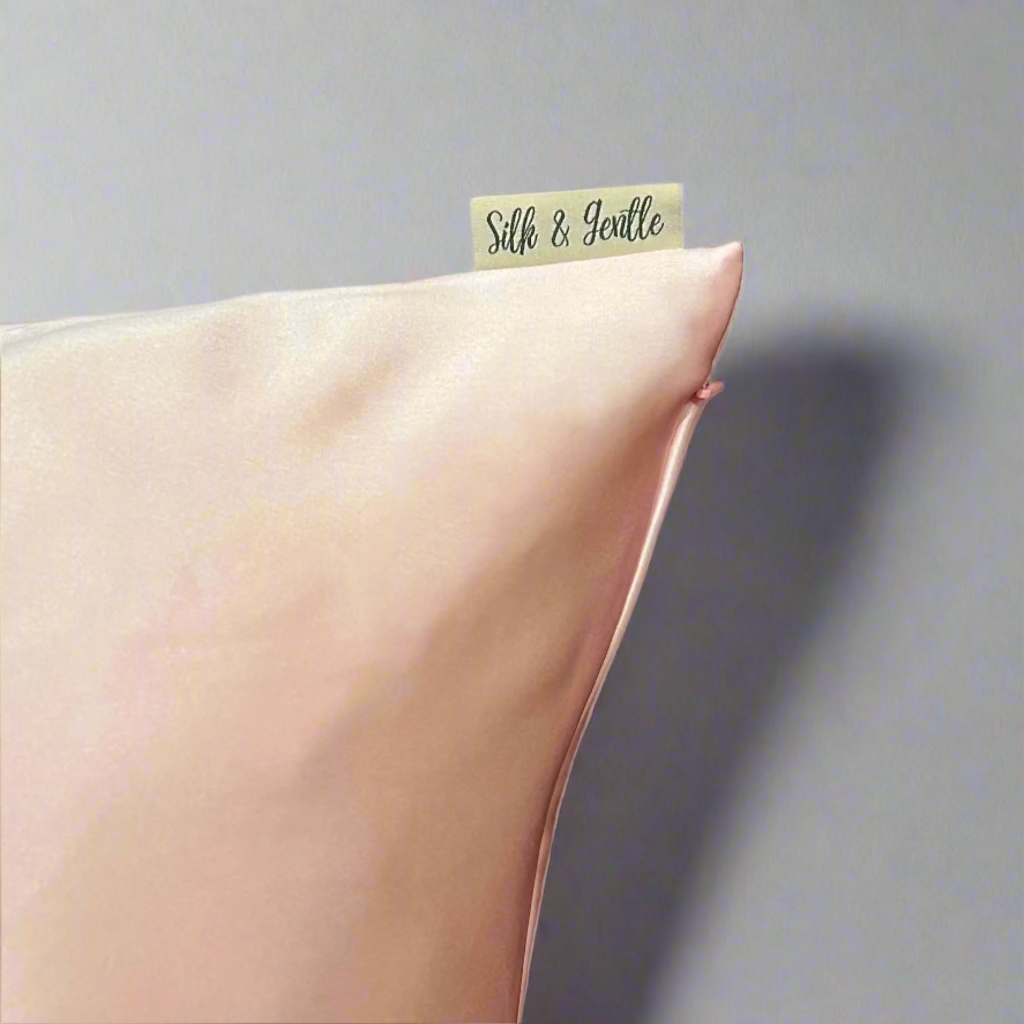 Lily Silk Pillowcase