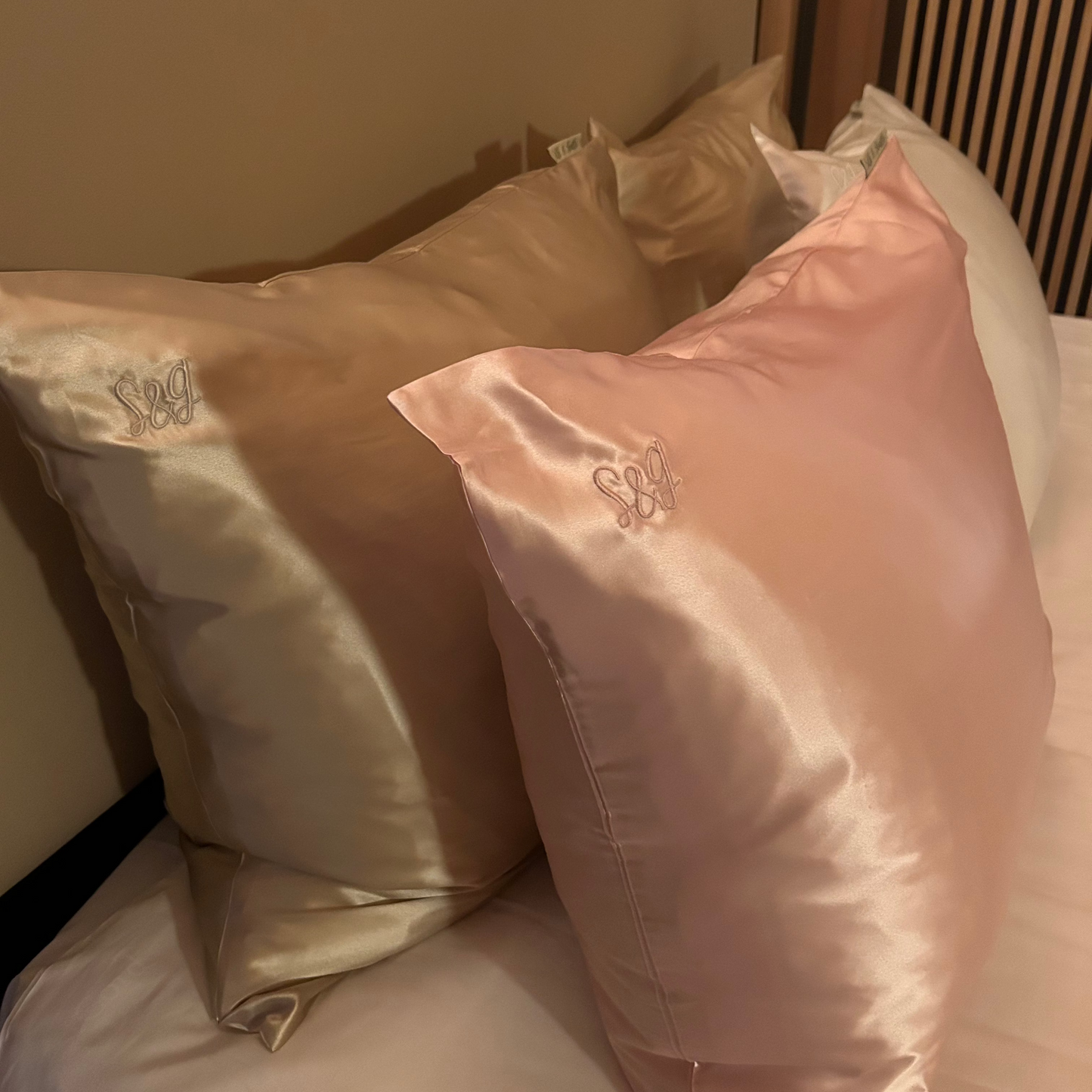 Pink & gold mulberry silk pillowcase - 22 momme