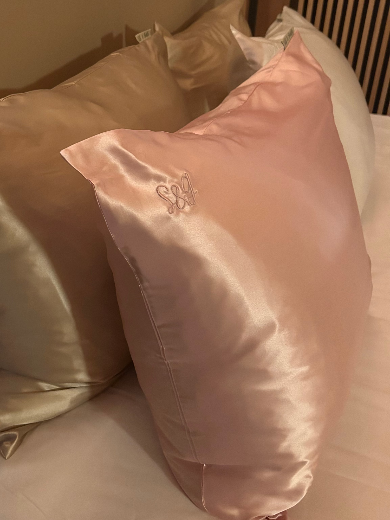Pink mulberry silk pillowcase - 22 momme
