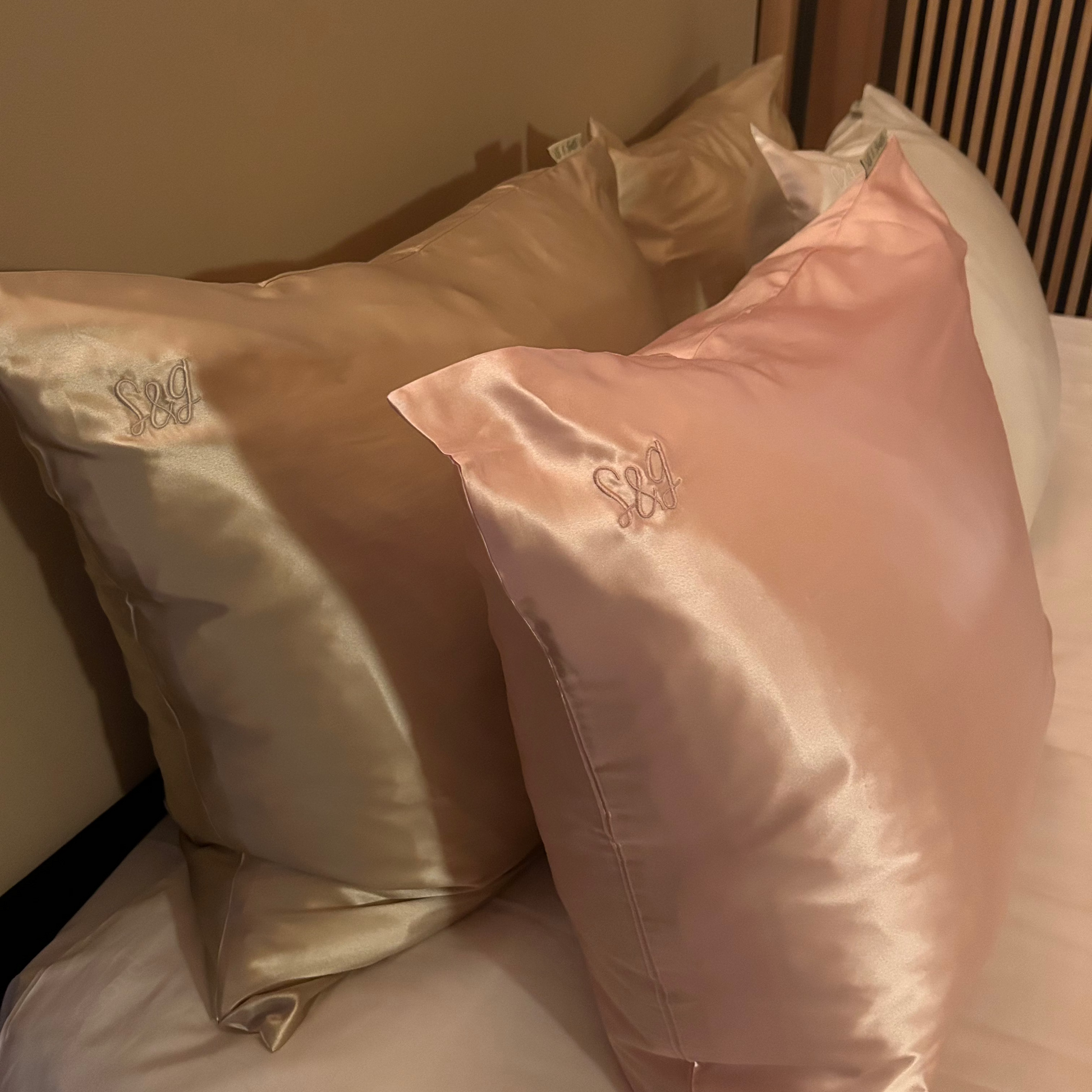 Pink & gold mulberry silk pillowcase - 22 momme